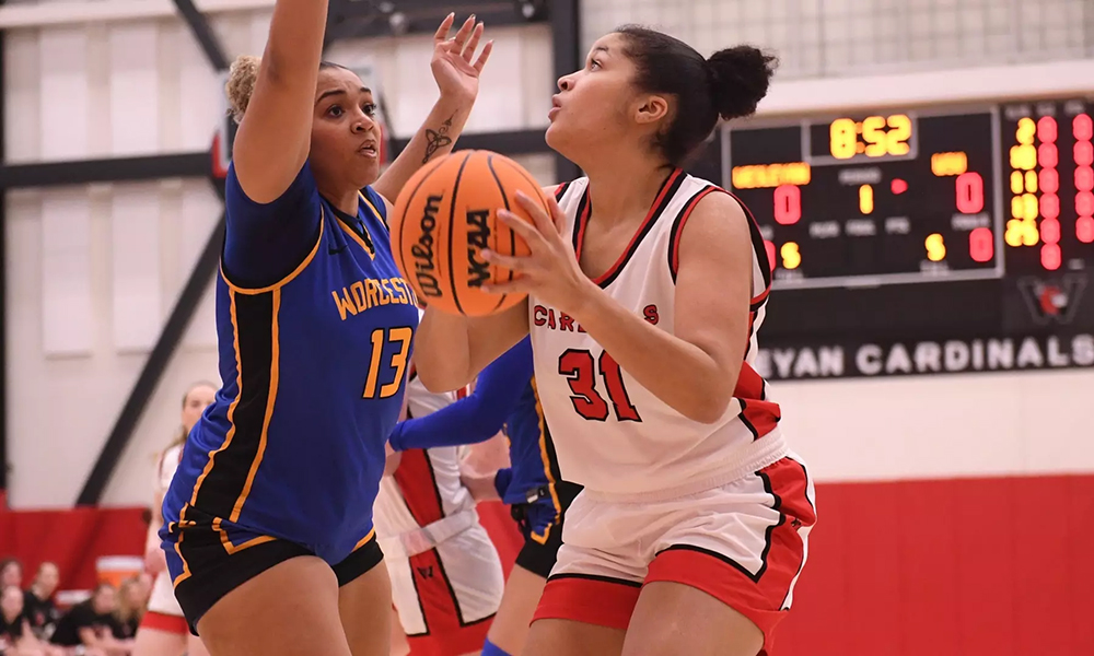 Tori DaCosta Nets Career-High 27 Points, Leading Women’s Basketball Past Worcester State